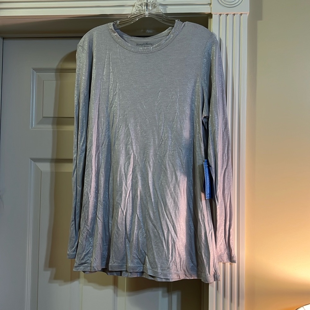 NWT Simply Vera shirt